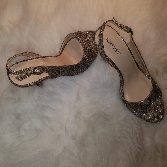 Shoes - Picture 1 of 3